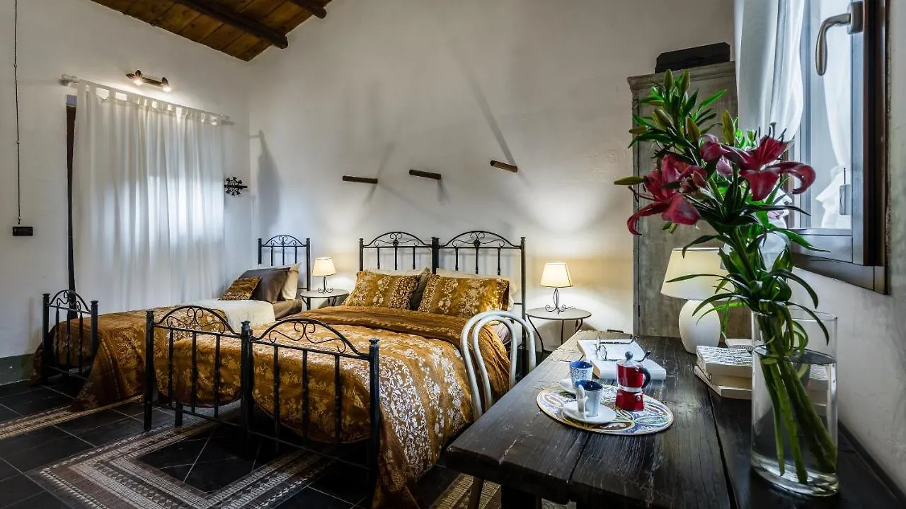 Authentic Sicilian Charm, Pool, Sea View, Wi-Fi & Parking Villa Avola