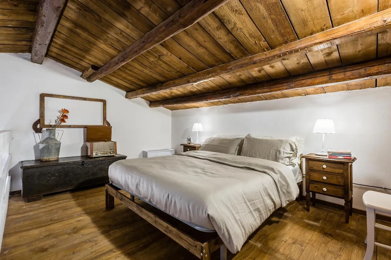 Authentic Sicilian Charm, Pool, Sea View, Wi-Fi & Parking Villa Avola