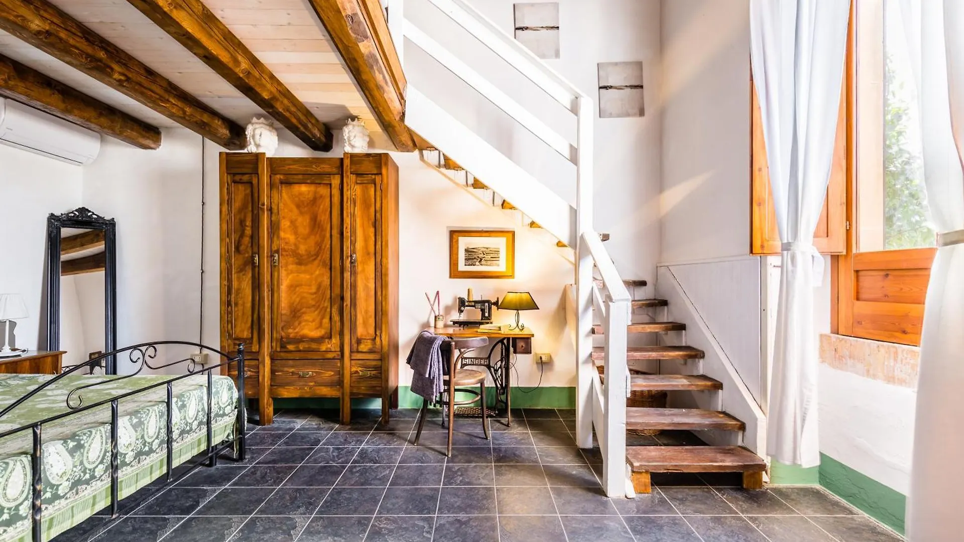 Authentic Sicilian Charm, Pool, Sea View, Wi-Fi & Parking Villa Avola Italy