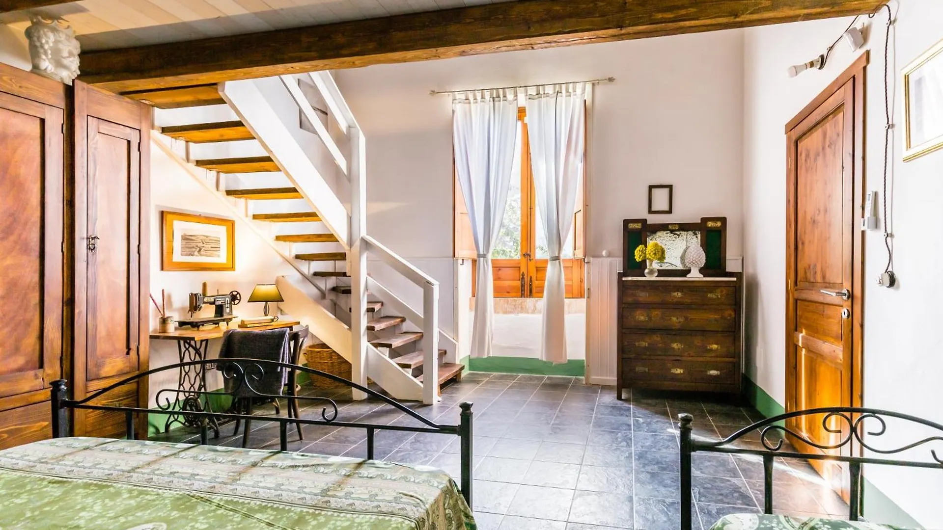 Authentic Sicilian Charm, Pool, Sea View, Wi-Fi & Parking Villa Avola