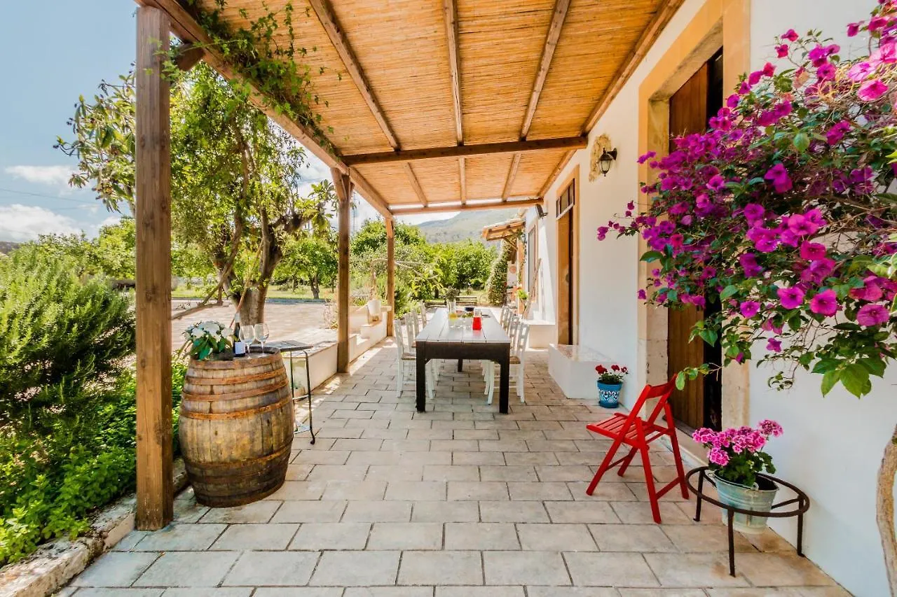 Authentic Sicilian Charm, Pool, Sea View, Wi-Fi & Parking Villa Avola